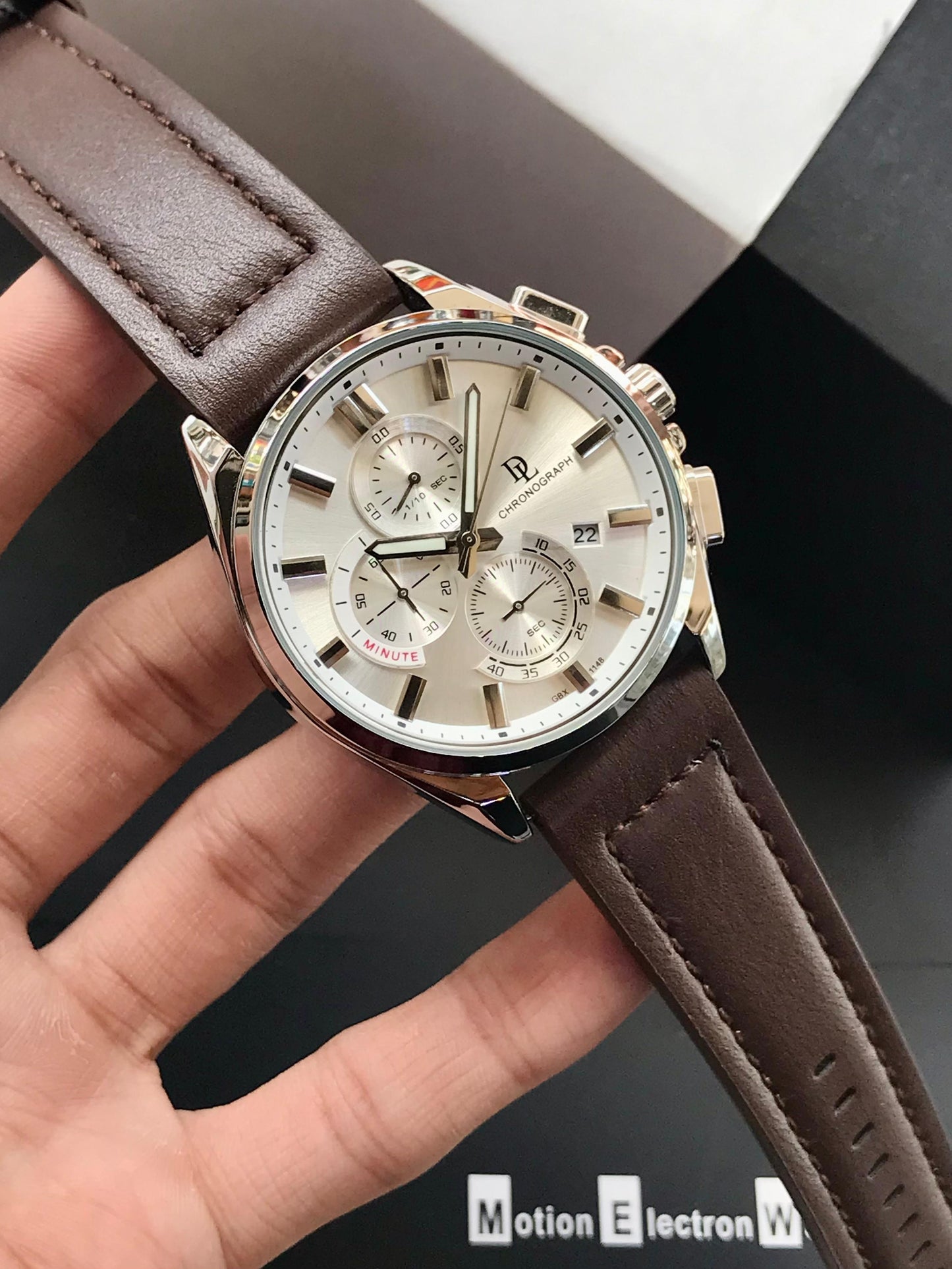 DE LAWRENCE Chronograph Men’s Watch – Fully Functional Luxury Timepiece