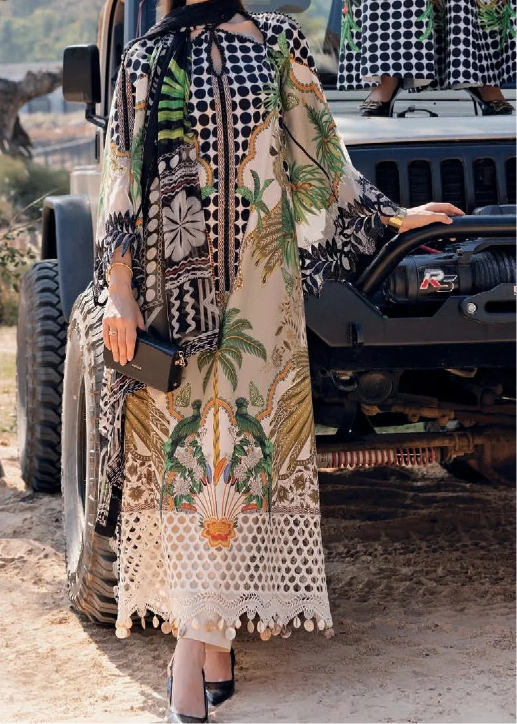 3 Piece Embroidered Lawn Suit – Maria.B. Designs